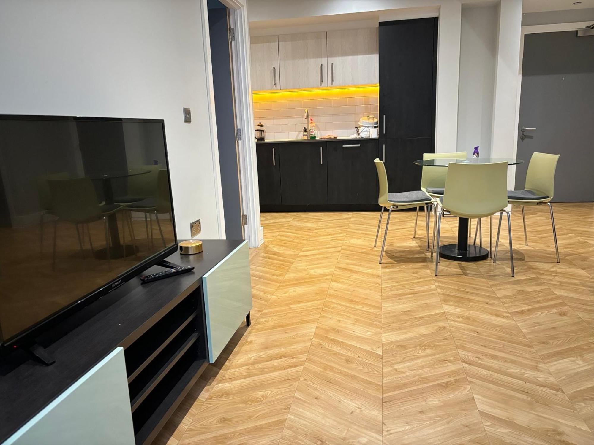 Mh Birmingham - 2 Bed 2 Bath Luxury Apartment - Financial District - Local Bar And Dining Deals Available ภายนอก รูปภาพ